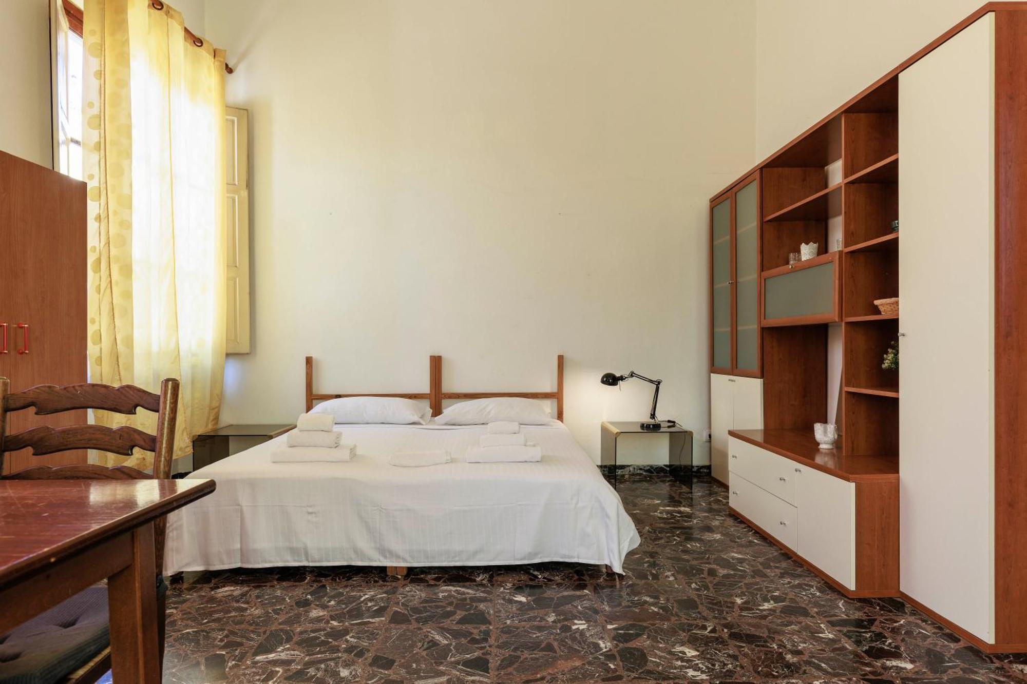 Apartment Faenza Huge Florenz
